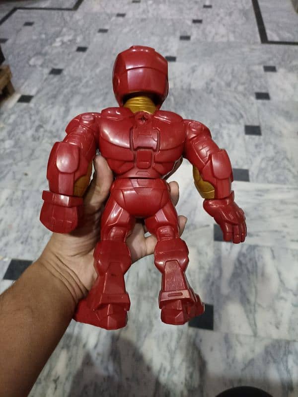 iron man and pop up toy 1