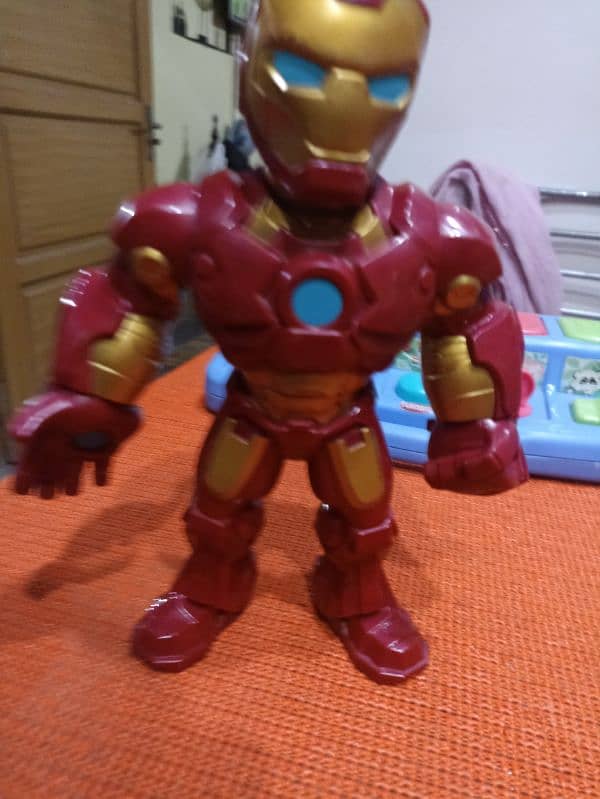 iron man and pop up toy 5