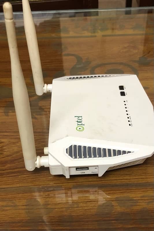 Dual Antena PTCL Router (without Adapter) 4