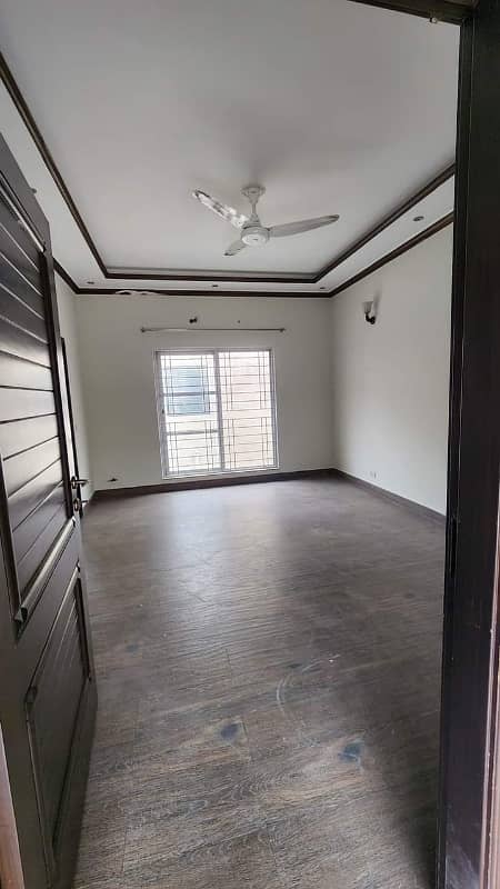 1 kanal portion for rent on prime location 3