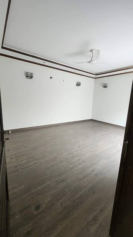 1 kanal portion for rent on prime location 5