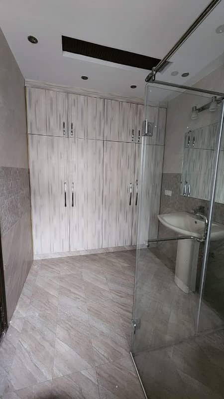 1 kanal portion for rent on prime location 8