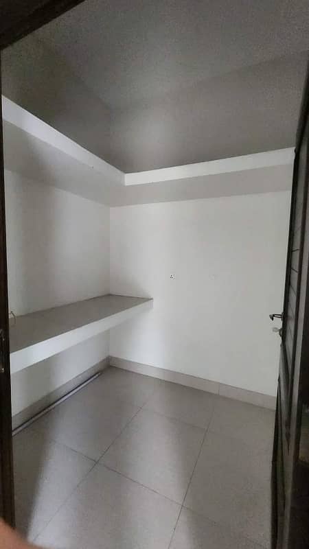 1 kanal portion for rent on prime location 9