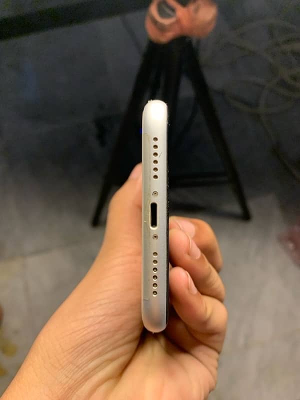 iPhone xr 4