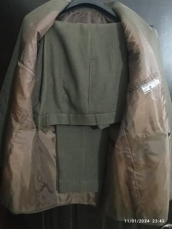 Coat Pant 2 Piece For Sale 0