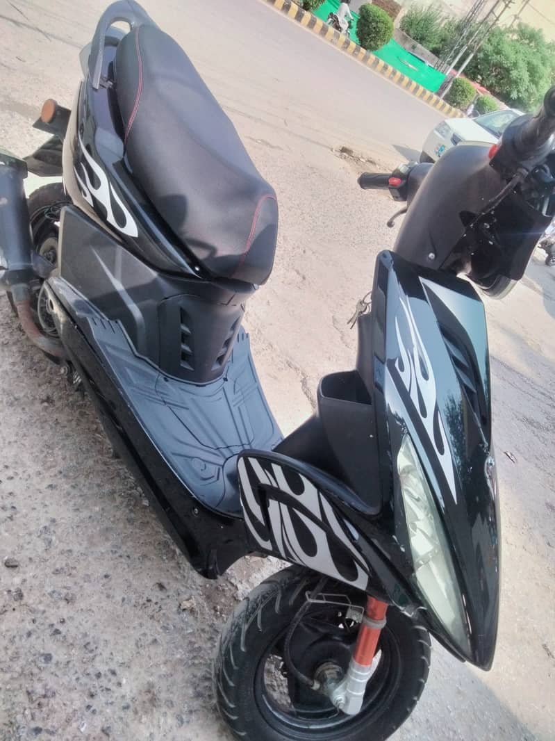 Scooty in Good Condition. All functions are working. self start. 4