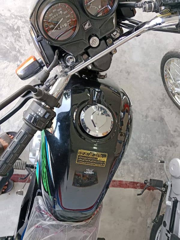 *Honda CB 125 2024 Model* 3