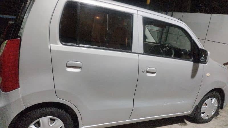 Suzuki Wagon R 2015 3