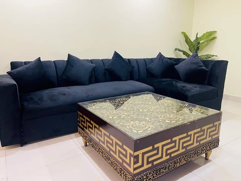 One Bedroom Vip apartment available on daily basis in bahria town LHR 5