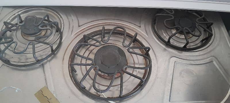 3 stove cooking range for sell 1