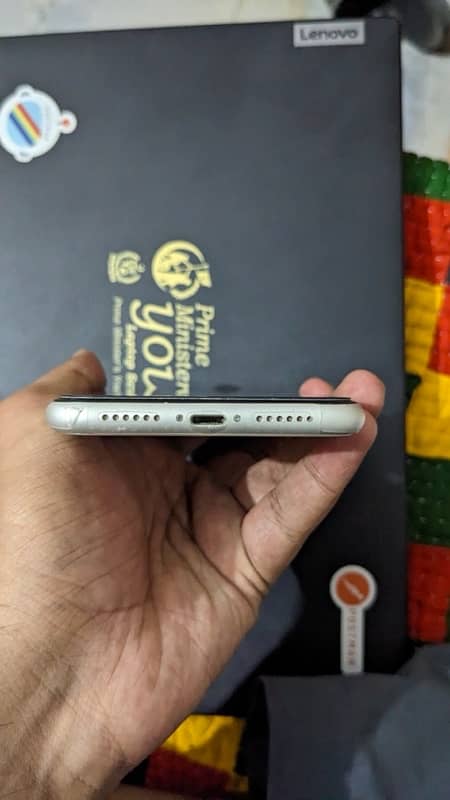 Iphone 11 Jv White Color 83 health with Box and Charger 6