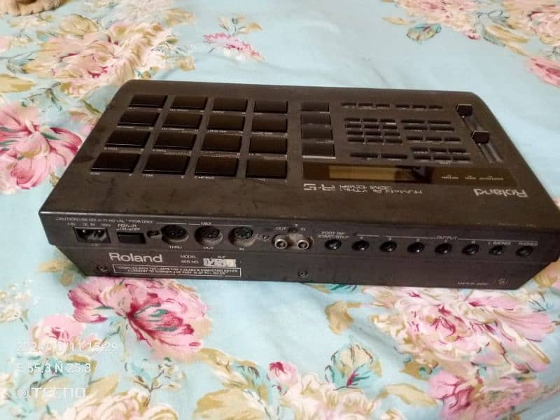 roland r5 drum machine 1