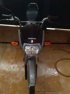 Honda 70 dream 2023