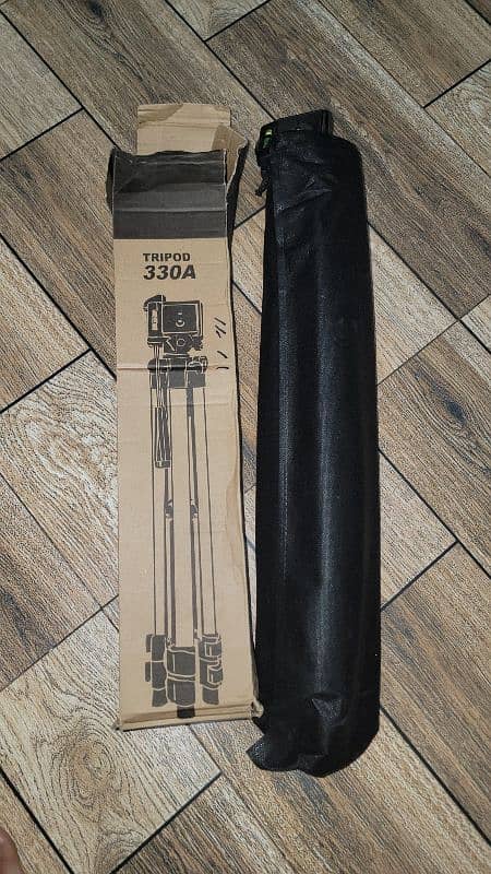 Tripod 330A new box pack tripod with holder 0