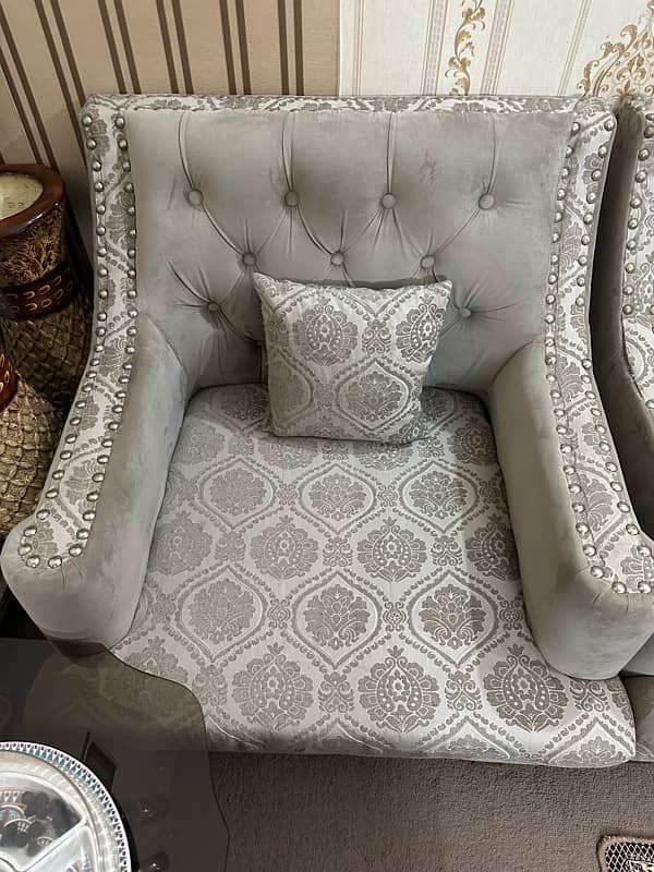 7 Seater Sofa Set Almost New 2