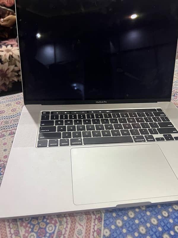 MacBook Pro core i9 0