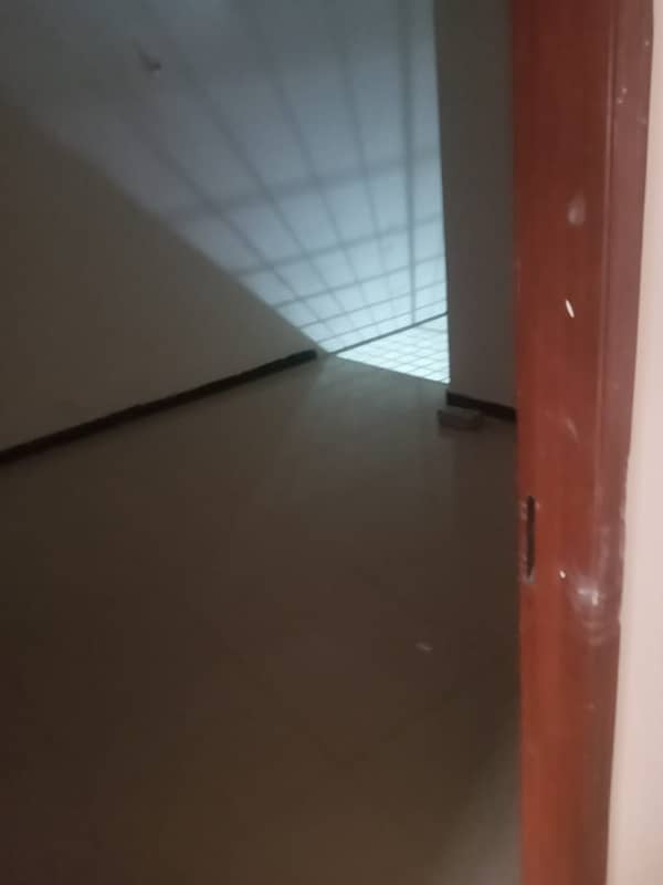 1 BED NON FURNISHED FOR RENT HOT LOCATION 12