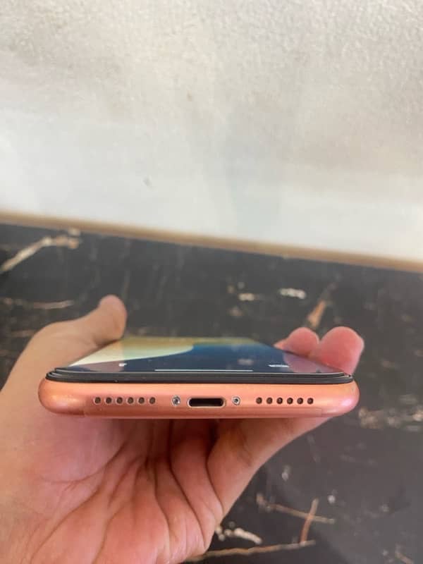 iphone xr 1