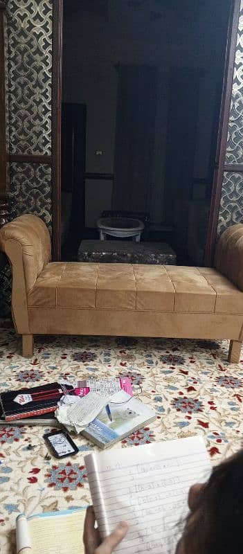 good condition sofa 0