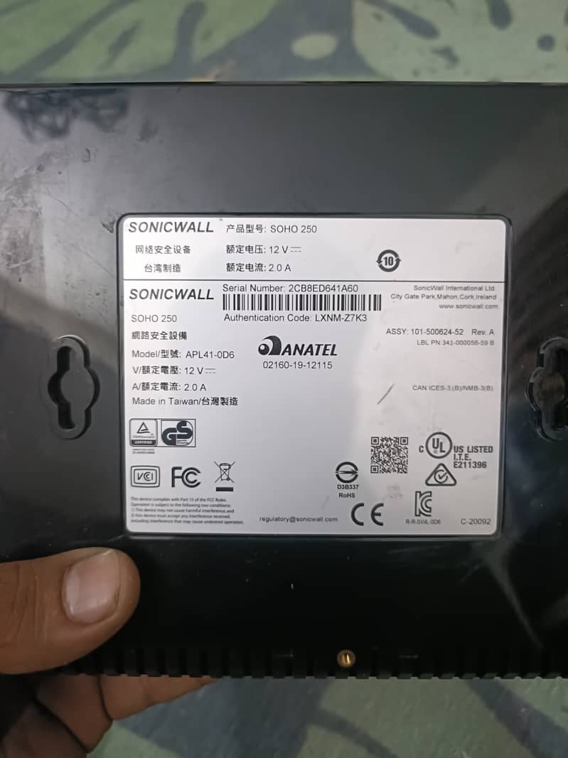 firewall device sonicwall Soho 250 2