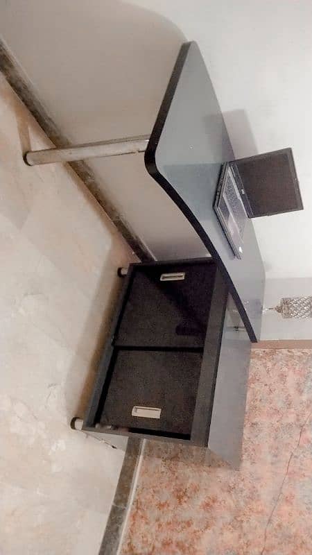 computer table with chear details kay leay contect karain 0301 2260437 6