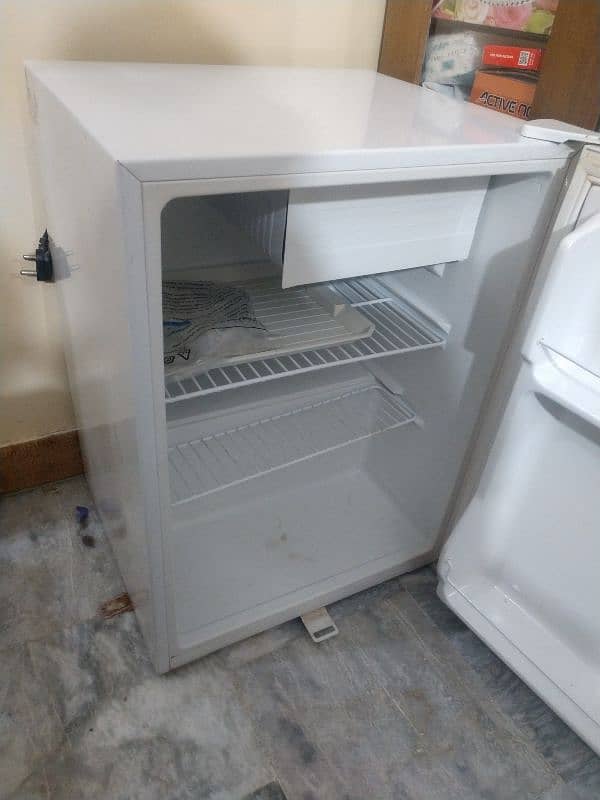 Haier Mini room refrigerator 4