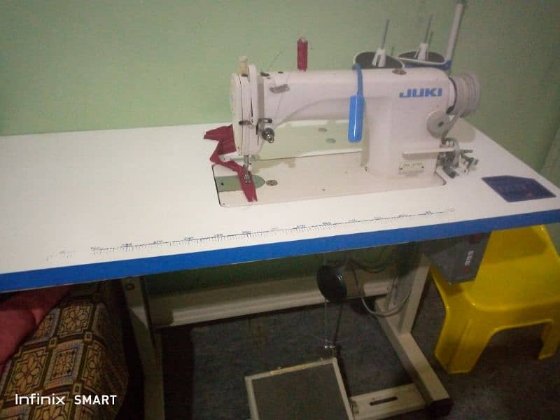 Juki 8700 sewing machine 0