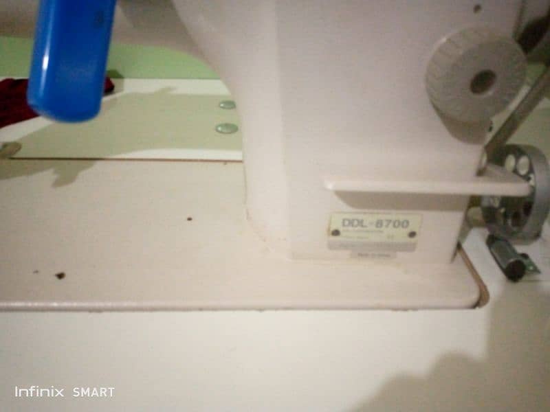 Juki 8700 sewing machine 1