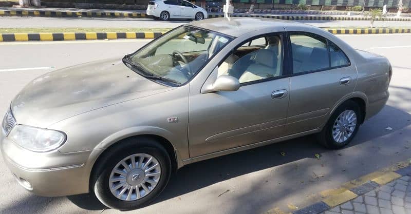 Nissan Sunny 2005 3