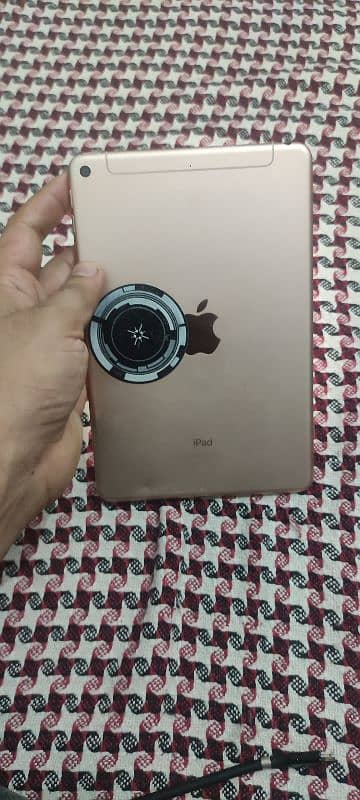 iPad mini 5  : 64 GB  WhatsApp 03126848801 3