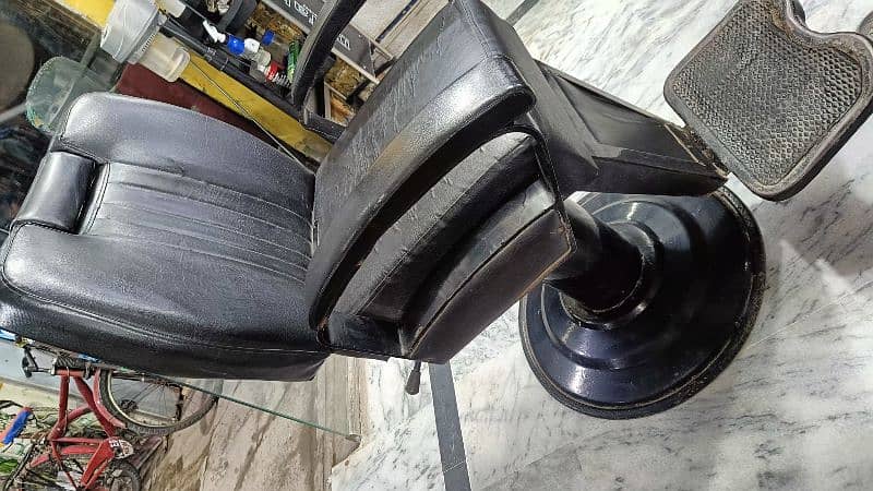 Salon Chair Saloon Chair Beauty parlour Chair 2