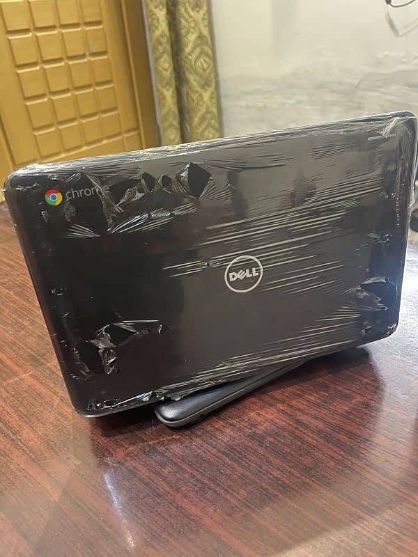 Dell 3180 Traditional Laptops 1