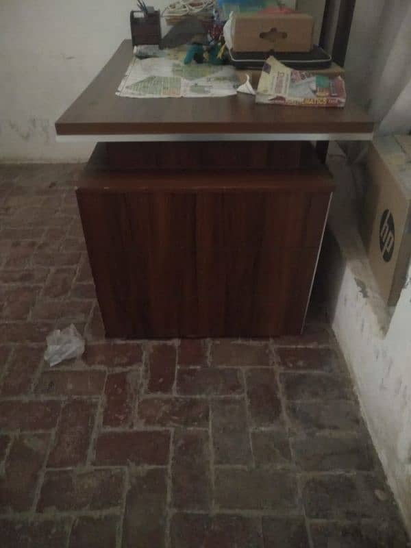 Office Table New Look in Best Price 2