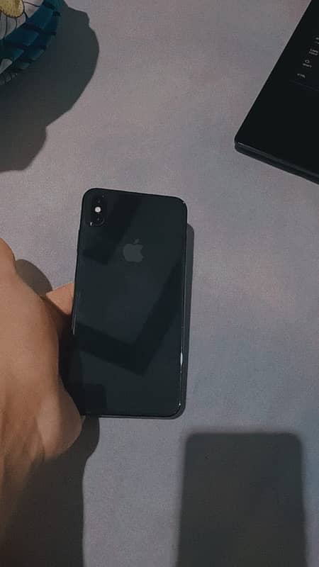 Apple I phone Xs Max Non pta Mobile Phone 1