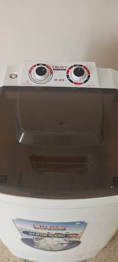 one washing mashine in new condition used only 8 months