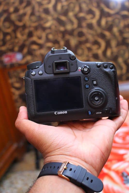 Canon 6d fullframe body 1