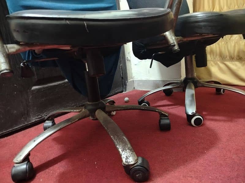 5 tables and chairs for sale 7