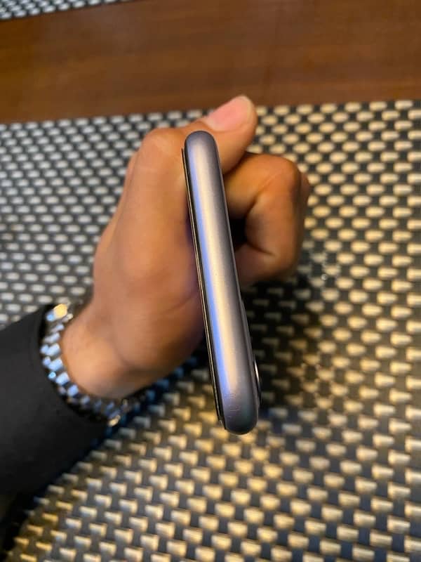 iPhone 11 purple 2