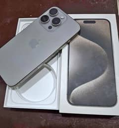 iPhone 15 pro Natural Titanium