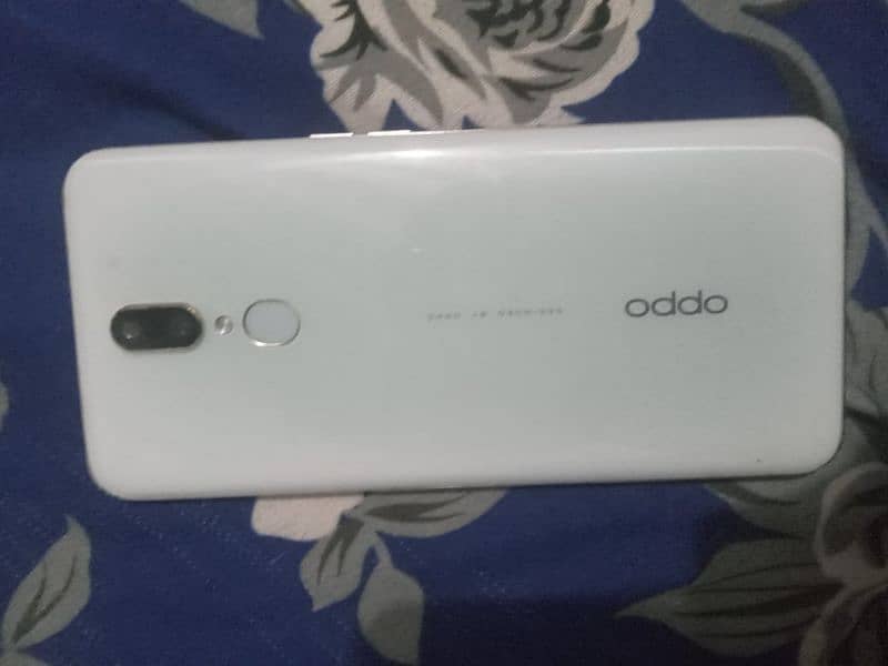 oppo f11 8/256 3