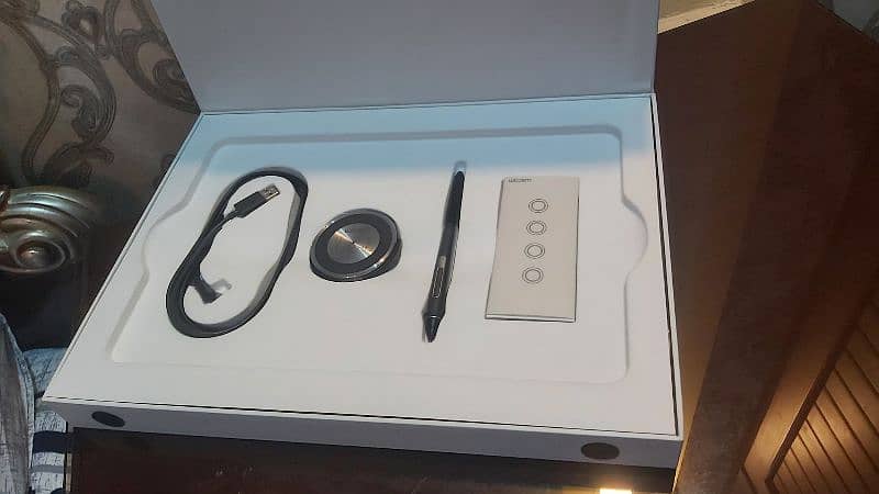 wacom intuos pro M (paper Edition) 7