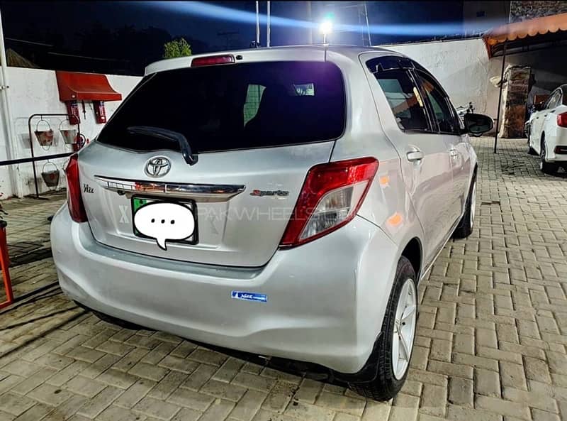 Toyota Vitz 2011 2