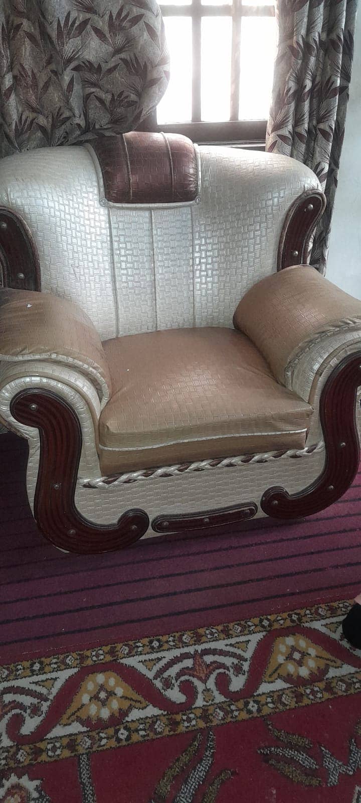 7 Seater Sofa Set - Good Condition 2