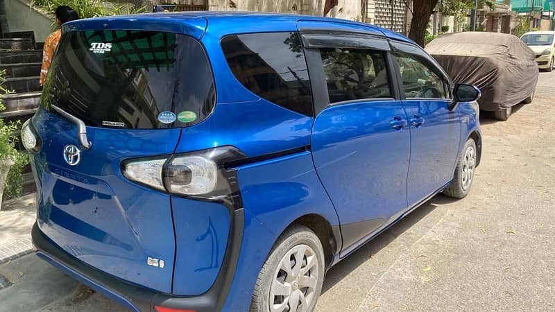 Toyota Sienta 2018 10