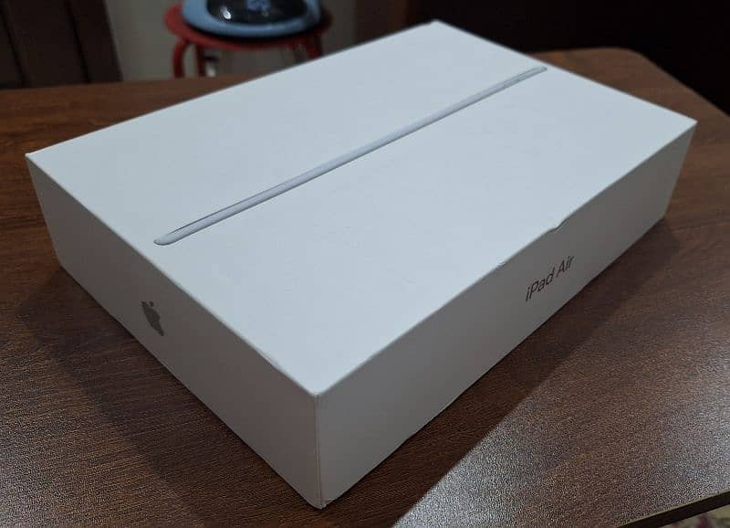 Apple iPad Air 3, 64GB plus Accessories 7