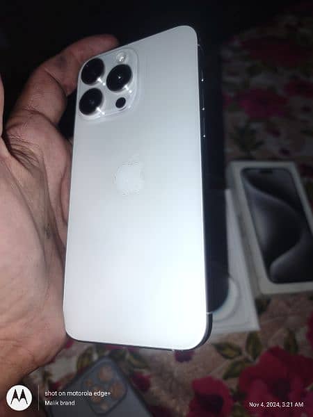 iPhone 15 pro max white dulhan jv 256gb 3