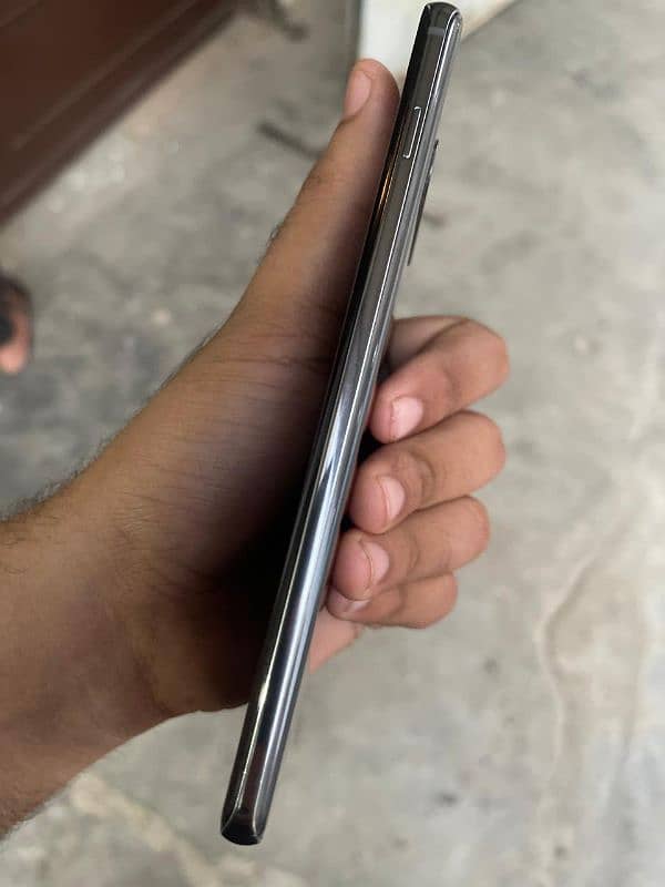 Samsung Galaxy S10 Plus 4