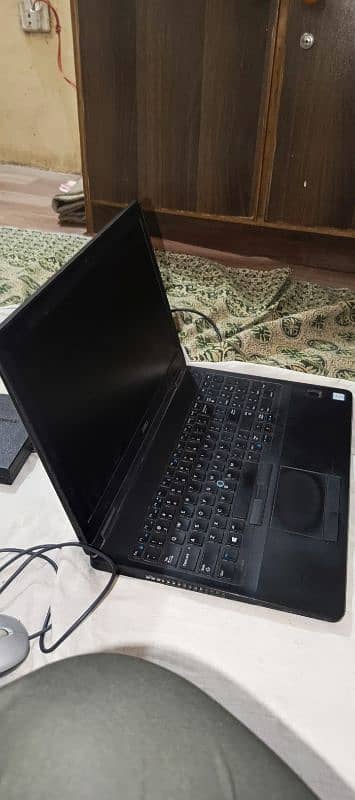 Dell Core i5 6gen 8 gb ram 128 ssd m2 2