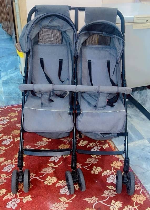 baby twin pram 0