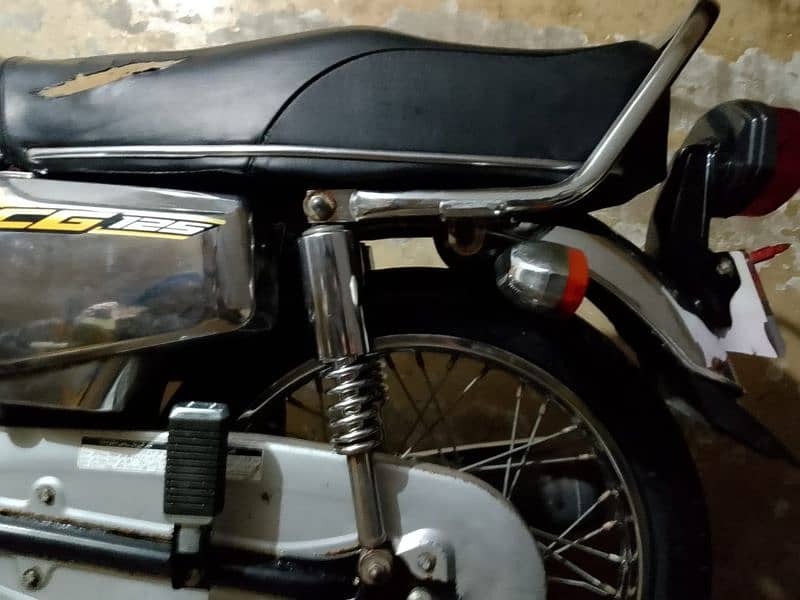 cg 125 se, self start, mint condition 8